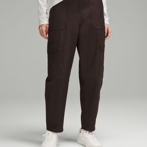 Lululemon Light Utilitech Cargo Pocket High Rise Pant Size 28 $148 Espresso